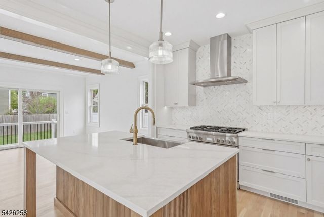 4 Shadylawn Dr, Madison Boro, NJ 07940