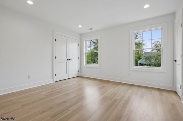 4 Shadylawn Dr, Madison Boro, NJ 07940