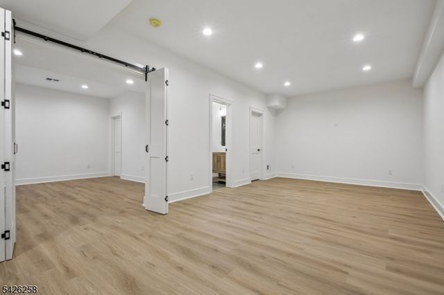 4 Shadylawn Dr, Madison Boro, NJ 07940