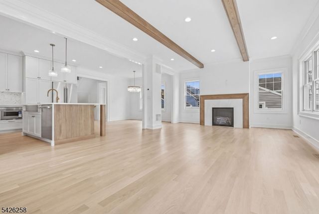 4 Shadylawn Dr, Madison Boro, NJ 07940