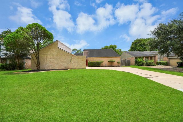 2219 Valley Manor Drive, Missouri City, TX 77489