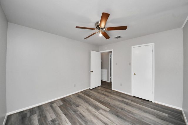 2219 Valley Manor Drive, Missouri City, TX 77489