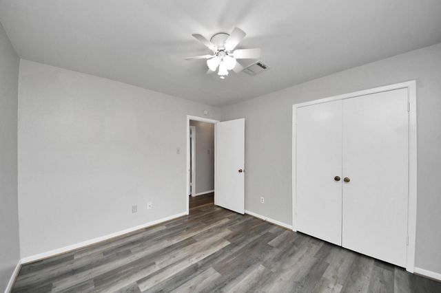 2219 Valley Manor Drive, Missouri City, TX 77489
