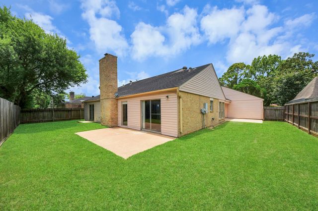 2219 Valley Manor Drive, Missouri City, TX 77489