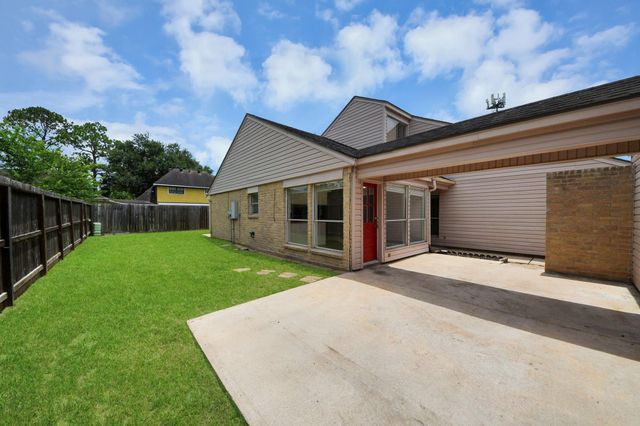 2219 Valley Manor Drive, Missouri City, TX 77489
