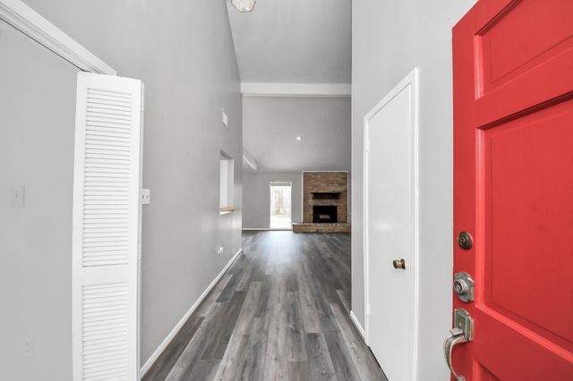 2219 Valley Manor Drive, Missouri City, TX 77489