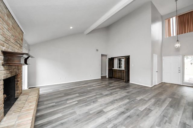 2219 Valley Manor Drive, Missouri City, TX 77489