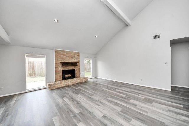 2219 Valley Manor Drive, Missouri City, TX 77489