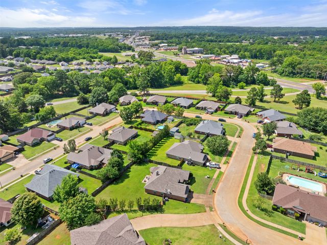 265 Crestview Lane, Jacksonville, TX 75766