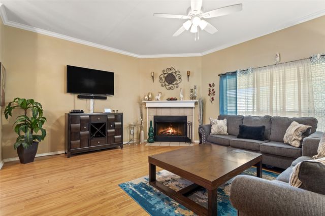 265 Crestview Lane, Jacksonville, TX 75766