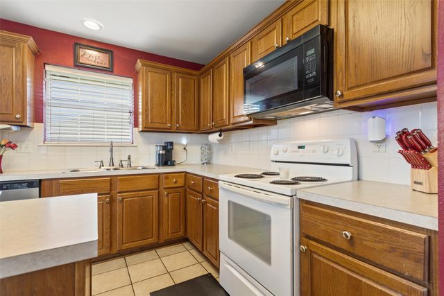 265 Crestview Lane, Jacksonville, TX 75766