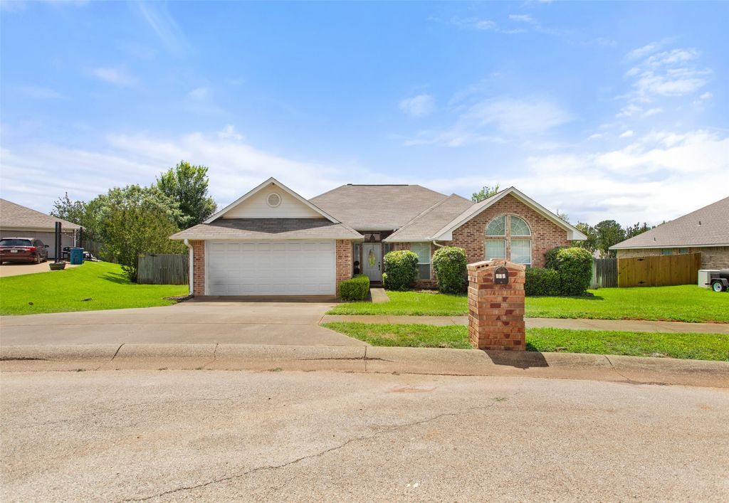 265 Crestview Lane, Jacksonville, TX 75766