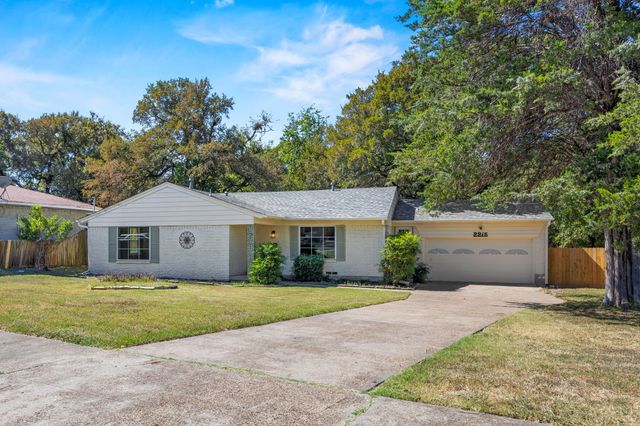 2215 Mack Lane, Dallas, TX 75227