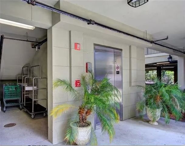 150 Salt Air Drive 219, St Simons Island, GA 31522