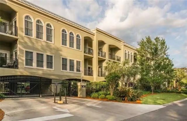 150 Salt Air Drive 219, St Simons Island, GA 31522