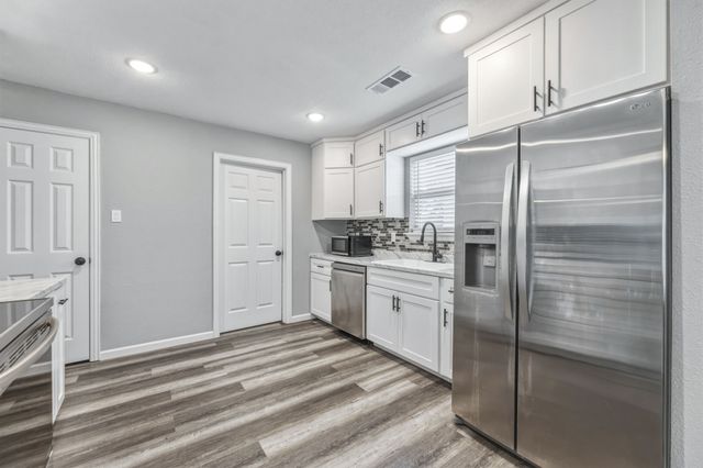 535 S Belknap Street, Mexia, TX 76667