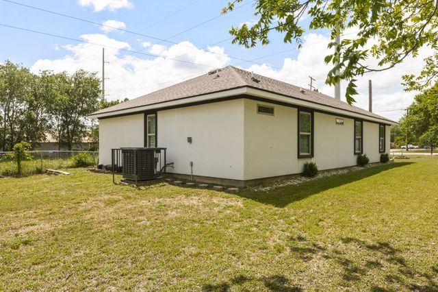 535 S Belknap Street, Mexia, TX 76667