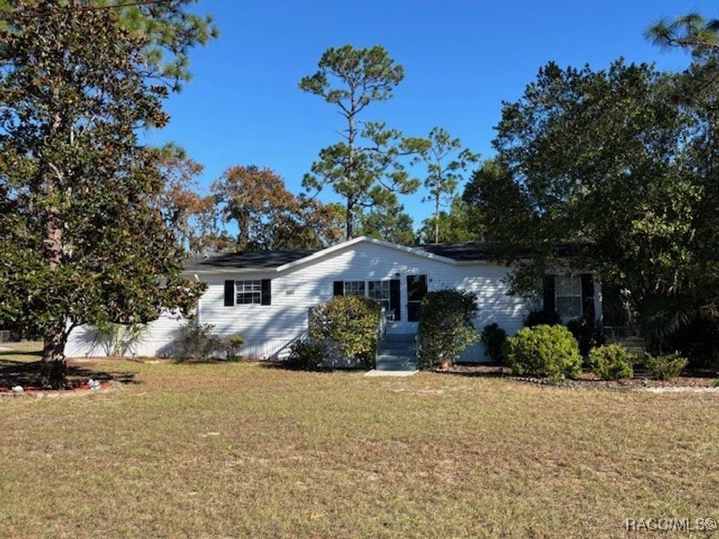 10046 W Montyce Court, Crystal River, FL 34428