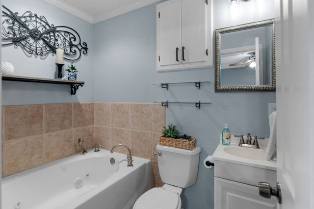 5807 Shady Hill Lane, Arlington, TX 76016