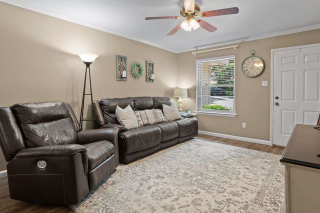 5807 Shady Hill Lane, Arlington, TX 76016