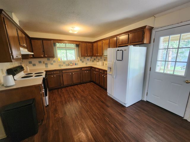 6 Mishemokwa Drive, Cherokee Village, AR 72529