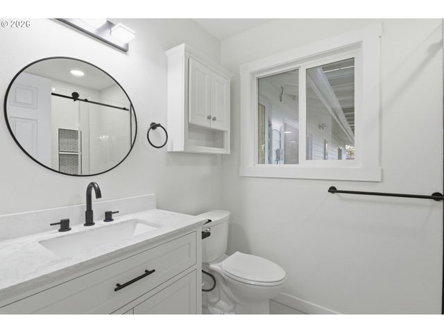 8812 Ne 58TH St, Vancouver, WA 98662