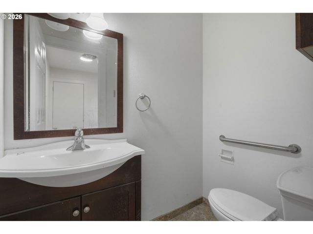 8812 Ne 58TH St, Vancouver, WA 98662