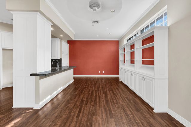 300 Tealwood Dr., Longview, TX 75605