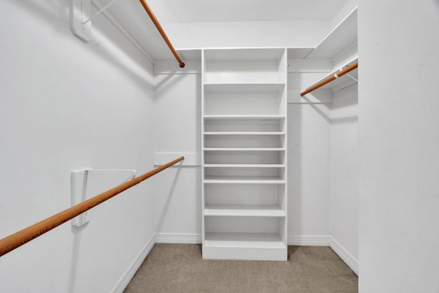 300 Tealwood Dr., Longview, TX 75605