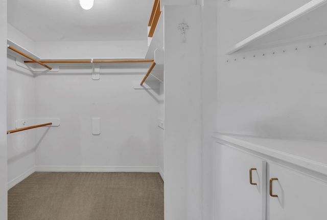 300 Tealwood Dr., Longview, TX 75605