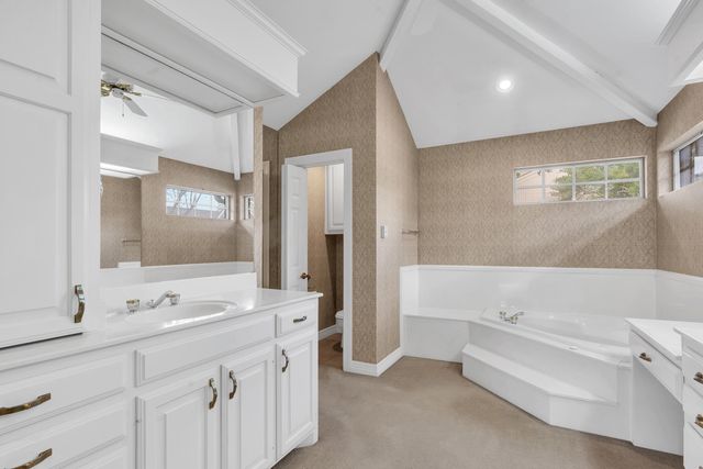 300 Tealwood Dr., Longview, TX 75605