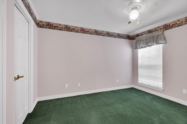 300 Tealwood Dr., Longview, TX 75605