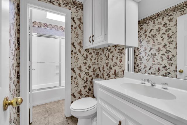 300 Tealwood Dr., Longview, TX 75605