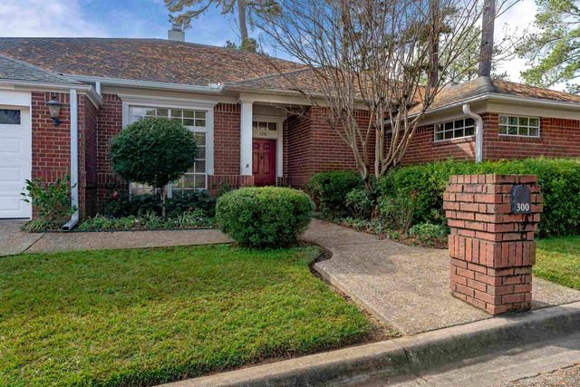 300 Tealwood Dr., Longview, TX 75605