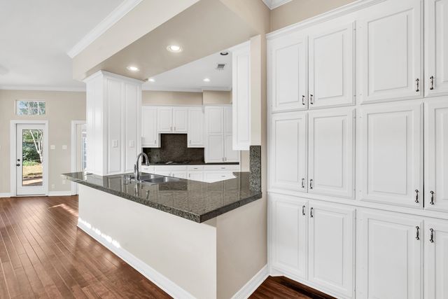 300 Tealwood Dr., Longview, TX 75605