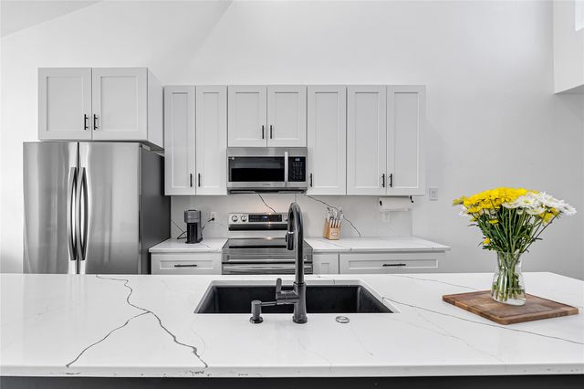 6738 Eastridge Drive 101, Dallas, TX 75231