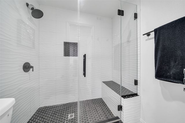 6738 Eastridge Drive 101, Dallas, TX 75231