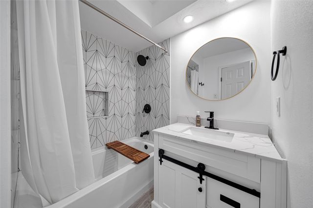 6738 Eastridge Drive 101, Dallas, TX 75231