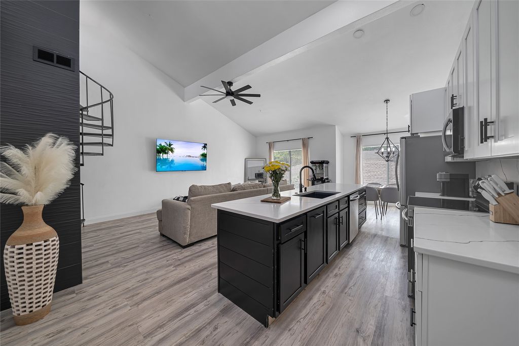 6738 Eastridge Drive 101, Dallas, TX 75231