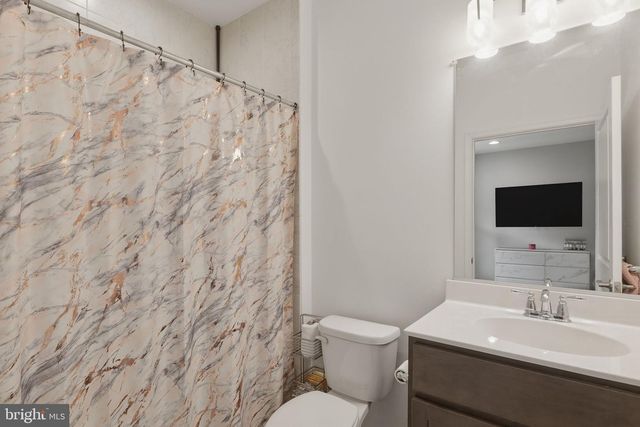 1403 HUDSON VIEW RD, Essex, MD 21221