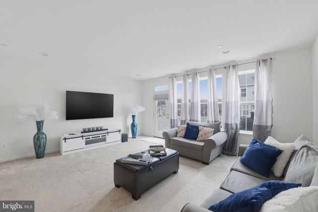 1403 HUDSON VIEW RD, Essex, MD 21221