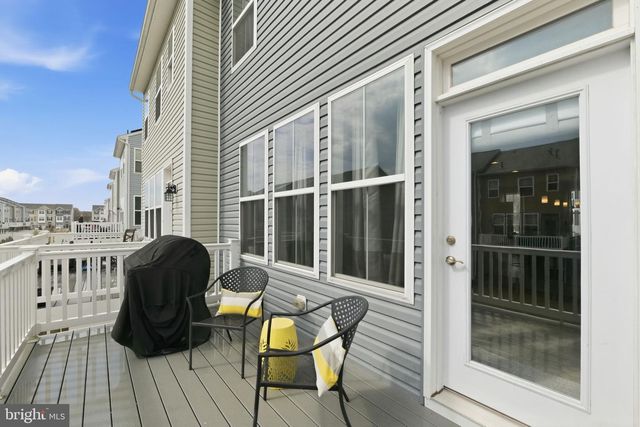 1403 HUDSON VIEW RD, Essex, MD 21221