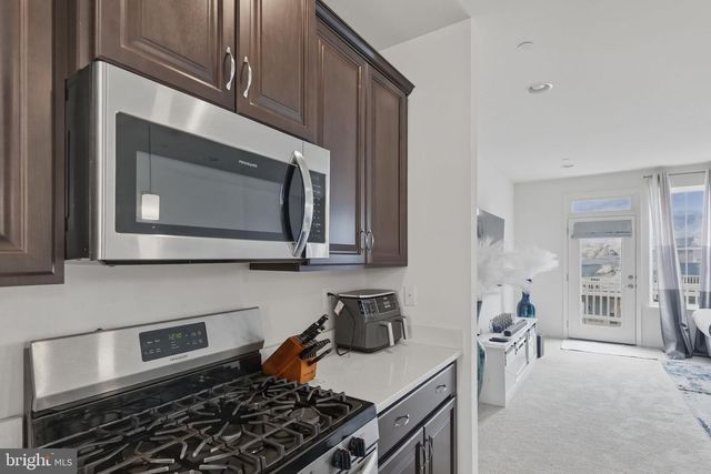 1403 HUDSON VIEW RD, Essex, MD 21221