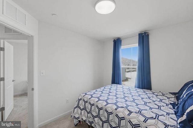 1403 HUDSON VIEW RD, Essex, MD 21221