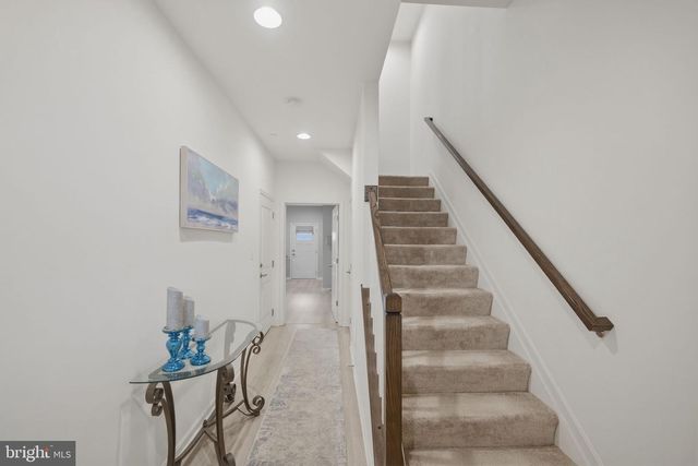 1403 HUDSON VIEW RD, Essex, MD 21221