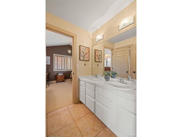 343 Crossing Cir, Castle Pines, CO 80108