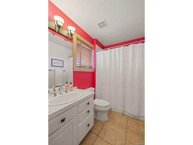 343 Crossing Cir, Castle Pines, CO 80108