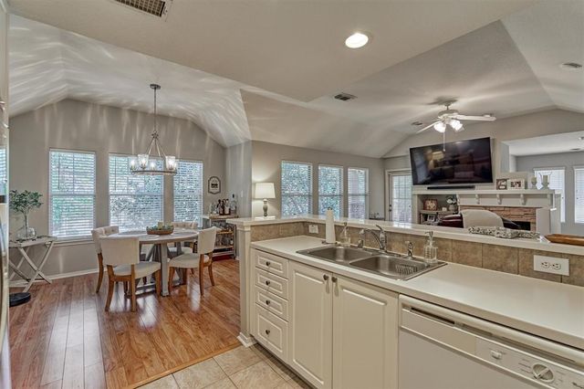 87 Woodlily Place, The Woodlands, TX 77382