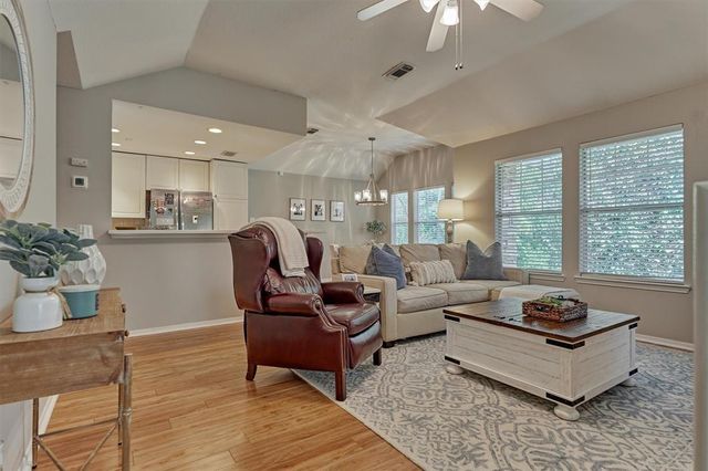 87 Woodlily Place, The Woodlands, TX 77382