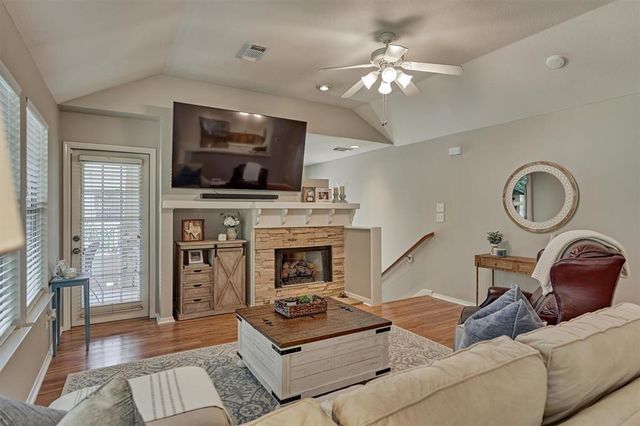 87 Woodlily Place, The Woodlands, TX 77382